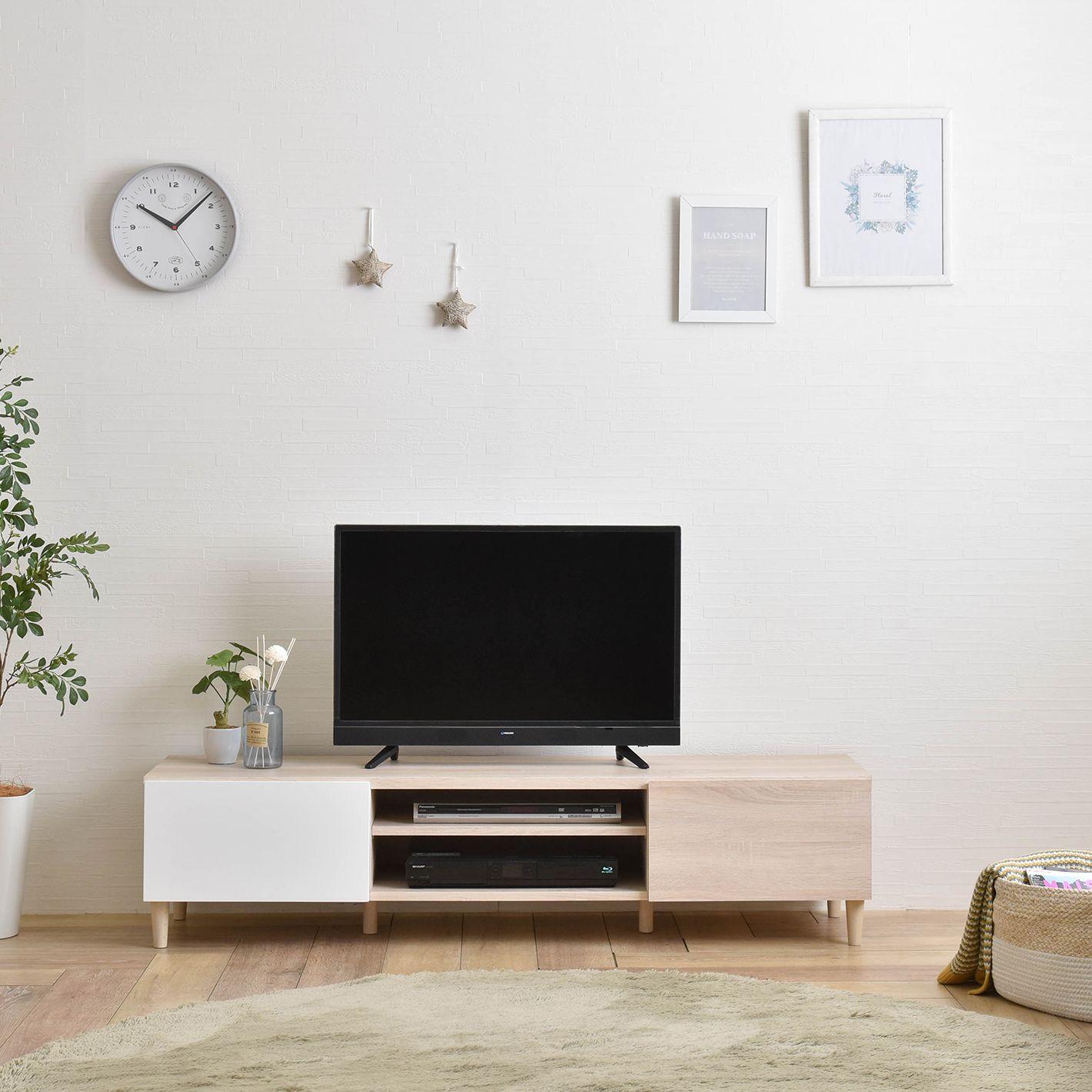 美品　ニトリ　HELM ヘルム　テレビ台 ローボード幅148cm フォーフル HELM（ヘルム） テレビ台 ローボード（148cm幅） HM35-150L