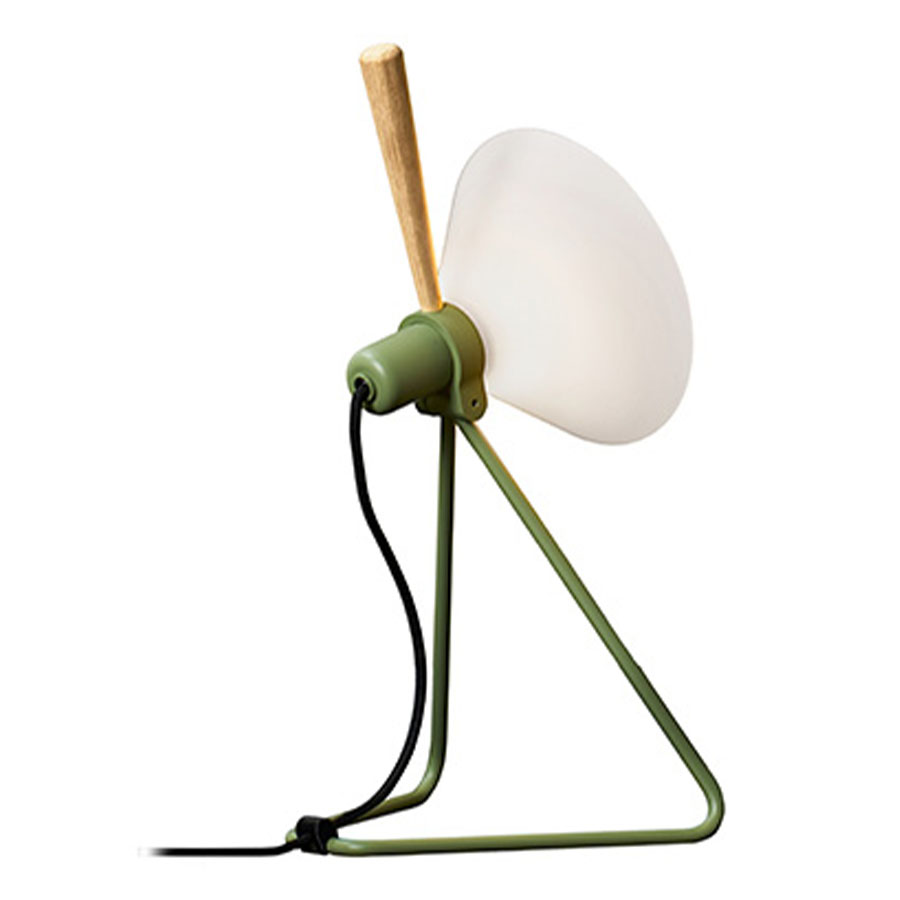 オリーブグリーン