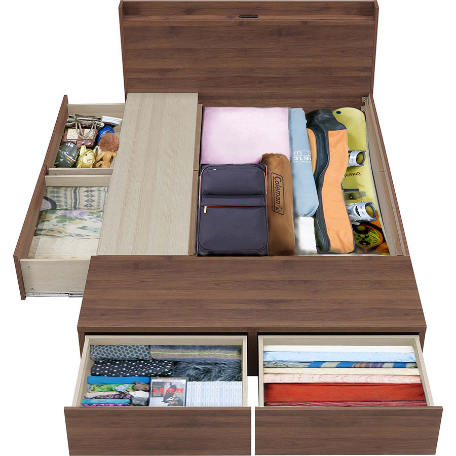 複数の引き出しでたくさんの荷物を収納可能。