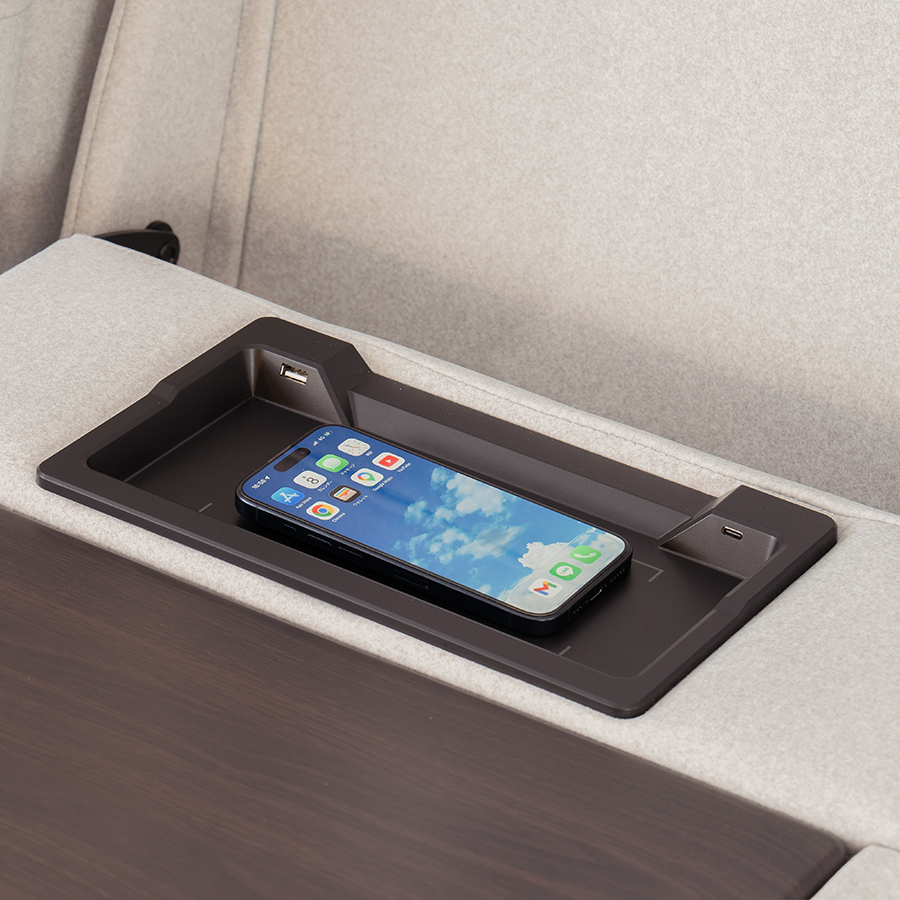 スマートフォンを置くだけで充電可能