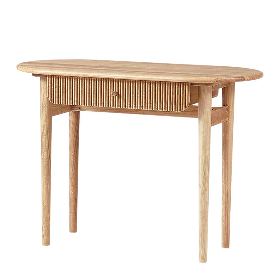 無垢材を贅沢に使用