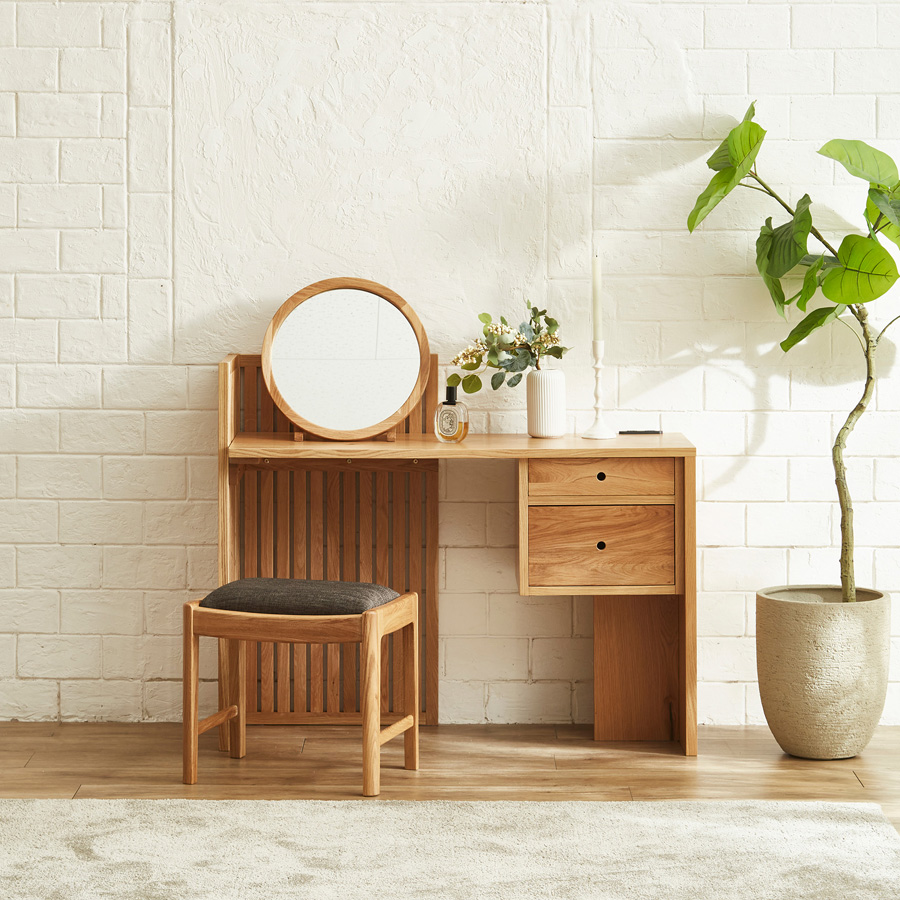 自然な色味と直線的なデザインで、幅広いテイストに調和