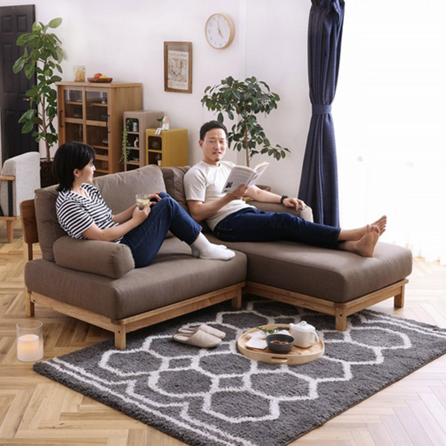 男性でもゆったりくつろぐことができるカウチサイズ ※肘置きは付属していません