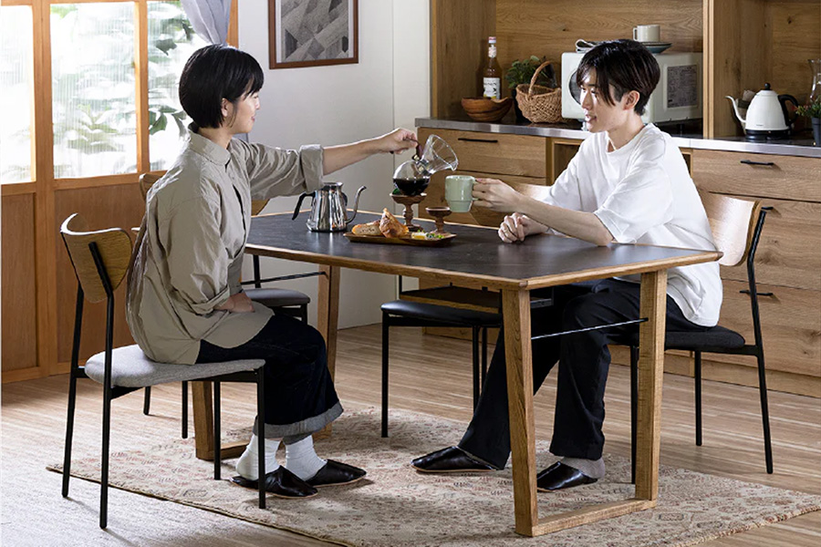 イロロ ダイニングテーブル O脚タイプ