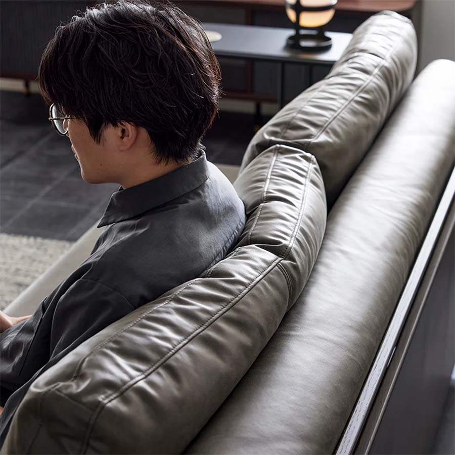 肩までふんわり包み込む、背クッション