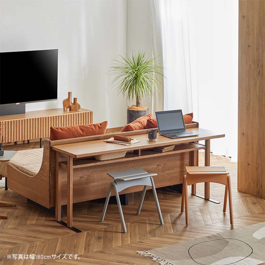 家族の様子やテレビを見ながらくつろげる