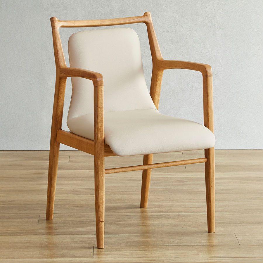 座面はPVC（合皮）