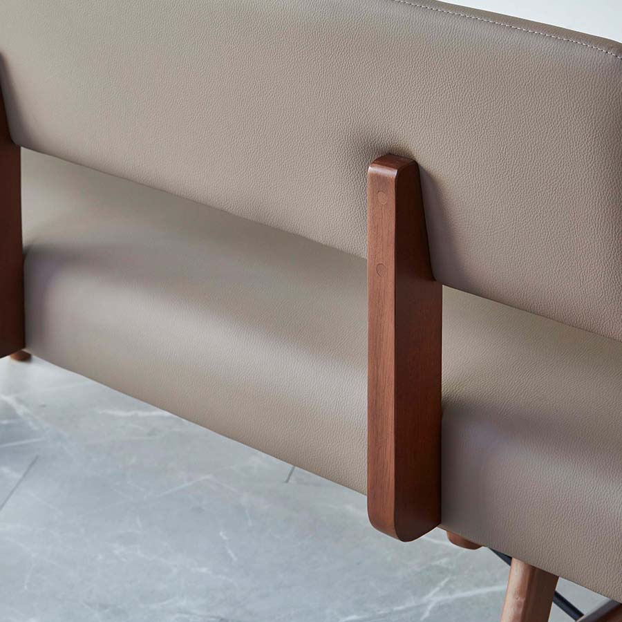 フレーム：オーク無垢材