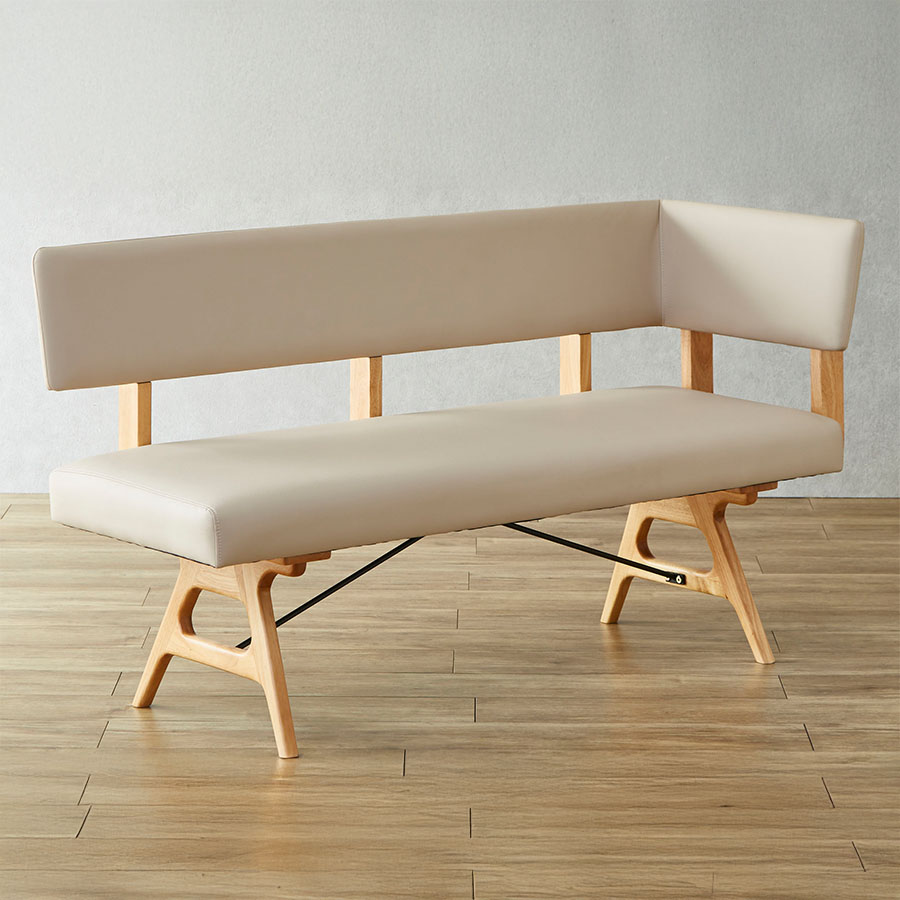 座面はPVC（合皮）