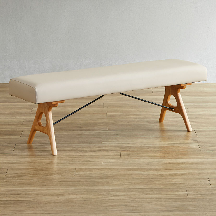 座面はPVC（合皮）