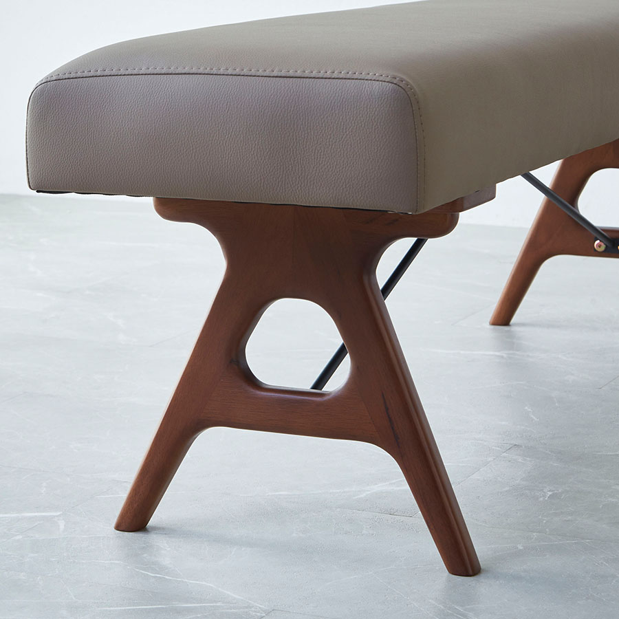 脚：オーク無垢材